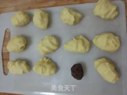 Make Sticky bean buns step 3