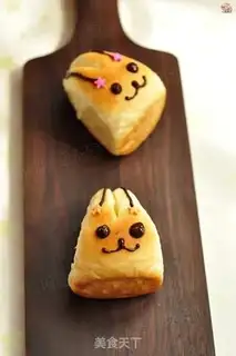Make Little lions squeeze bread step 17