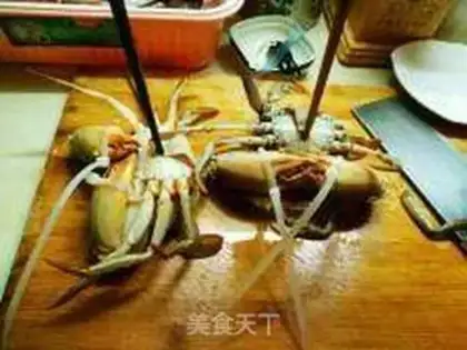 Make Curry peppers and crabs step 2