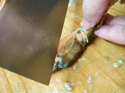 Make Curry peppers and crabs step 6