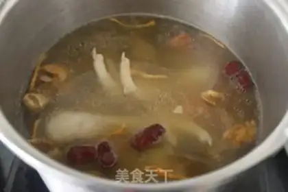 Make Pine and ice cream soup step 4