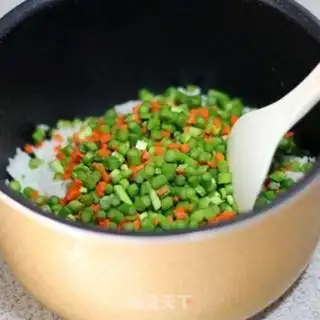 Make Garlic rice cake step 2