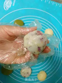 Make Ice mooncake step 18