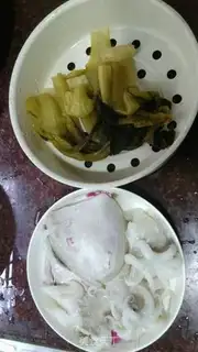 Make The ink is fried with pickles step 0