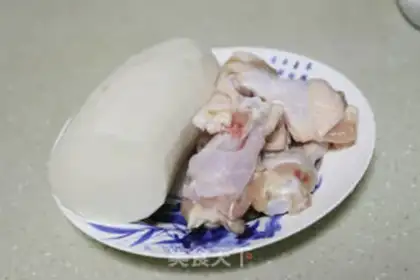 Make Chicken leg stew with carrots step 0
