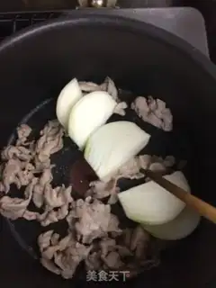 Make Onion eggplant pork stew step 6