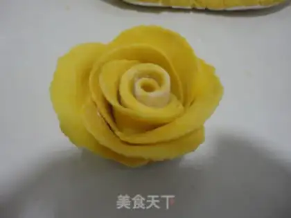 Make Pumpkin cucumber rose buns step 7