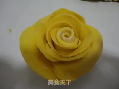 Make Pumpkin cucumber rose buns step 8