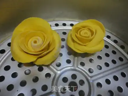 Make Pumpkin cucumber rose buns step 9