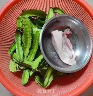 Make Pyramid fried pork step 0