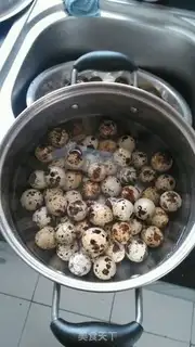 Make Five quail eggs step 1