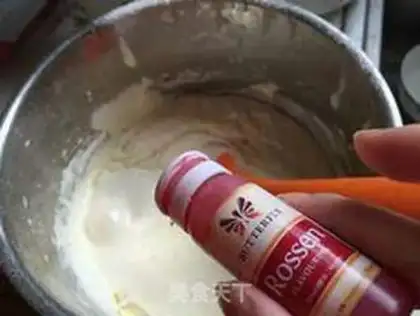 Make Fruit ice cream rose cake step 5