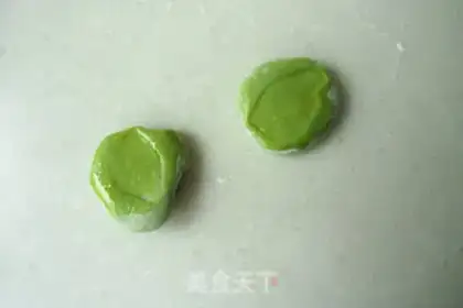 Make A spinach chicken roll step 4
