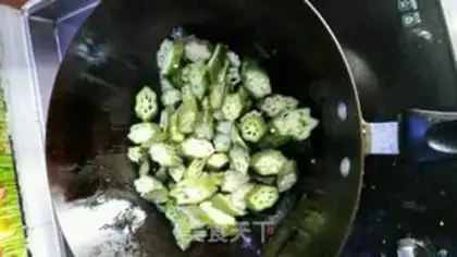 Make Autumn fried eggs step 2