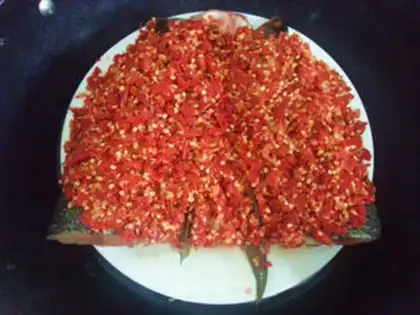 Make Hunan chopping fish head step 6