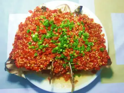 Make Hunan chopping fish head step 8