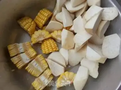 Make Corn-breathing broth step 1