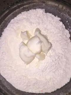 Make Lotus souffle step 1
