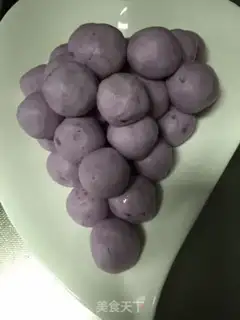 Make Potato grapes step 7
