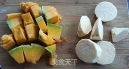 Make Pumpkin cassava soup step 1
