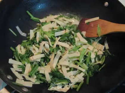 Make Pine-cracked bean peel step 7