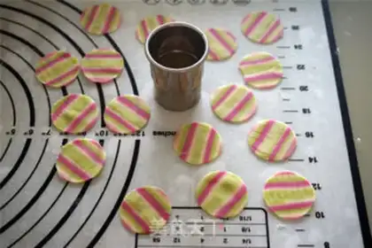 Make Colored butterflies step 10