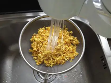 Make Honey cinnamon sauce step 1