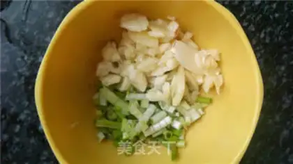 Make Silverfish fried eggs step 1