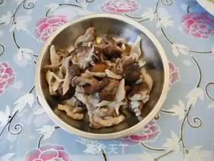 Make Spray mushrooms step 1