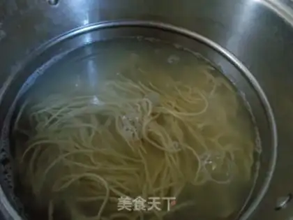 Make Hot dry noodles step 5
