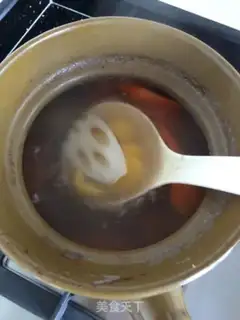 Make Chestnut bone soup step 2
