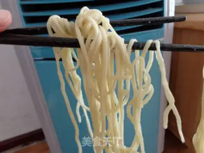 Make Hot dry noodles step 6