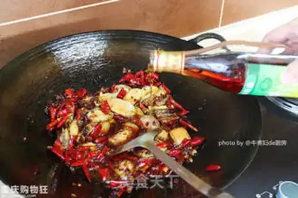 Make Abalone shrimp spicy pot step 5