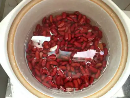 Make Milk and tea and honey beans step 1