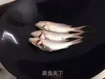 Make A red shirt fish step 1
