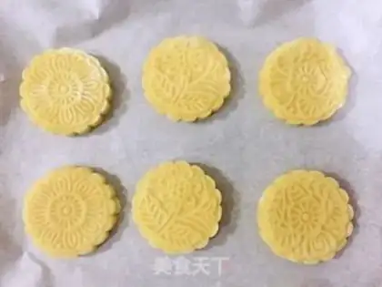 Make White Bean Mooncake step 17