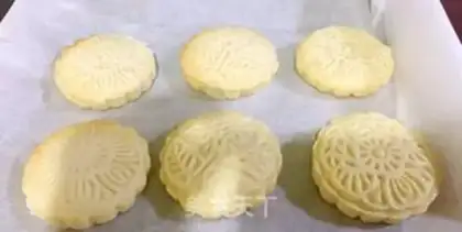 Make White Bean Mooncake step 18