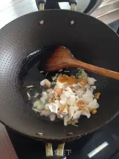 Make Salted egg cream and sunflower step 3