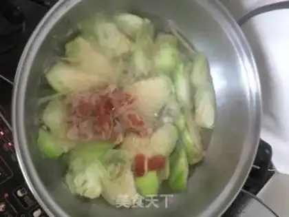 Make Scrawny meatball soup step 1