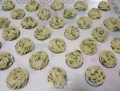 Make Onion cookies step 6