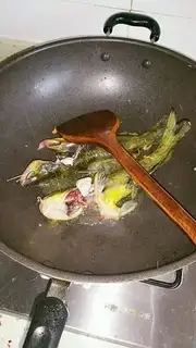 Make Fish soup step 1