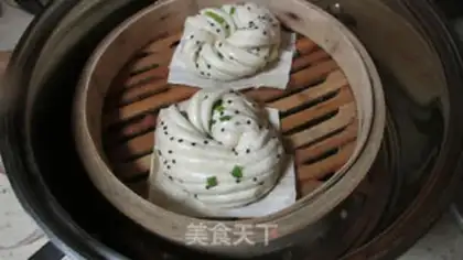 Make Black sesame onion oil rolls step 7