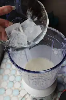 Make Banana yogurt shake step 2