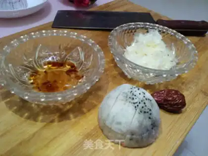 Make Peach gel, silver-eared dragon nuts step 0