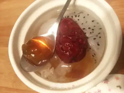Make Peach gel, silver-eared dragon nuts step 4