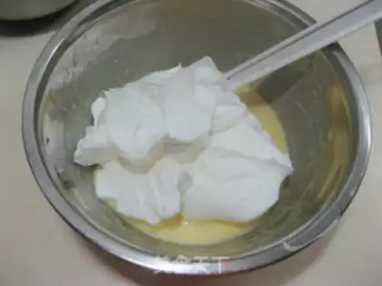 Make Peache cake rolls step 6
