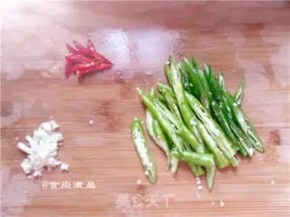 Make Pepper fried sausage step 2