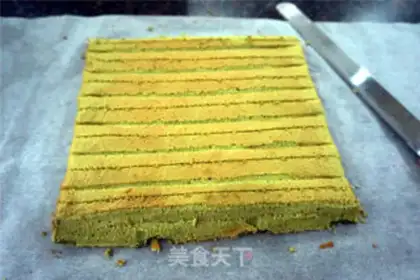Make Tea-colored cake rolls step 17