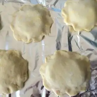 Make Soccer shrimp pie step 18