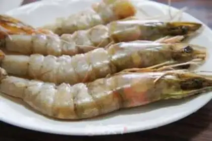 Make Bacon roasted shrimp step 1